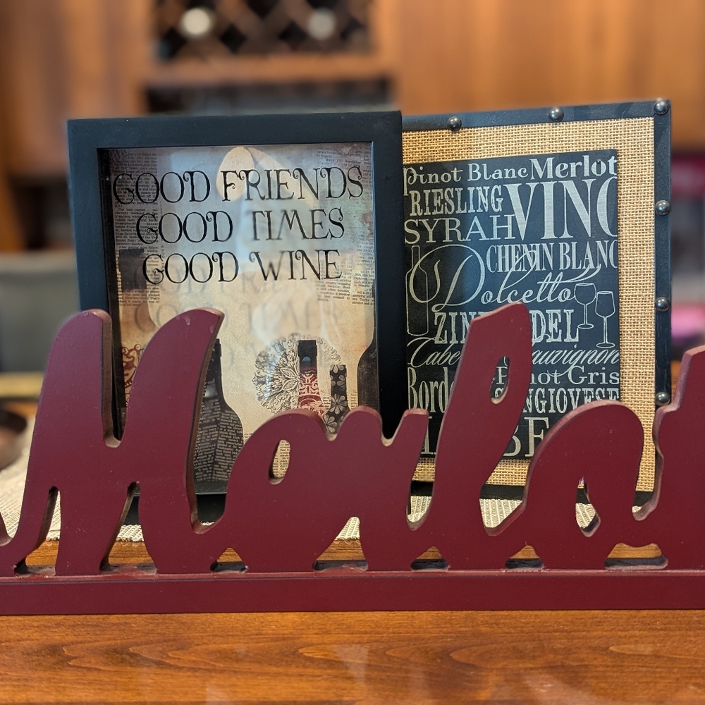 Wine Decor Lot